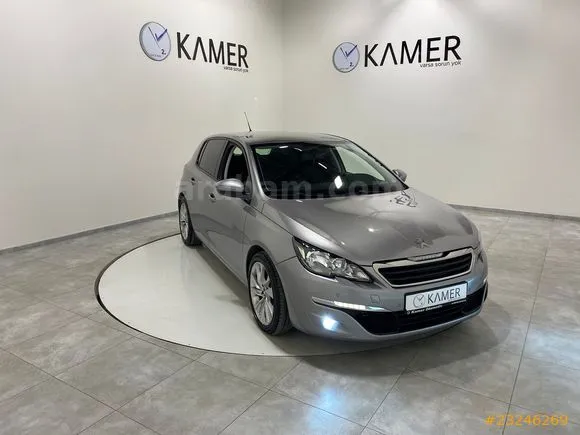 Peugeot 308 1.2 VTi Active Image 1